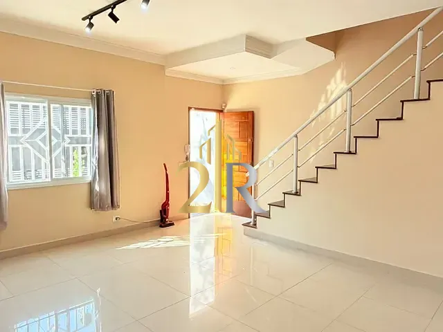 Sobrado com 140m² 3 quartos e 3 banheiros, à venda, no bairro Jardim Santa Cruz (Campo Grande) em São Paulo