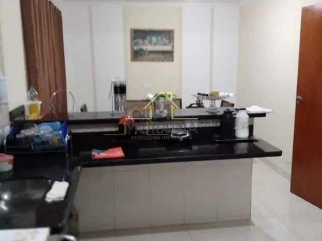 Sobrado com 200m² 4 quartos e 3 banheiros, à venda, no bairro Jardim Guaxupé em Guaxupé