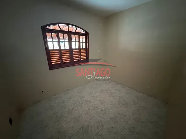 Sobrado 4 quartos e 1 banheiro, para alugar, no bairro Arraialzinho em Santo Antônio de Pádua