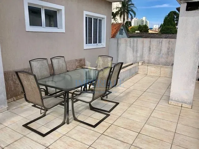 Sobrado com 299m² 4 quartos e 2 banheiros, à venda, no bairro Orfãs em Ponta Grossa