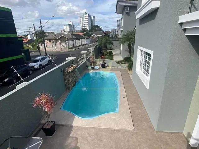 Sobrado com 299m² 4 quartos e 2 banheiros, à venda, no bairro Orfãs em Ponta Grossa
