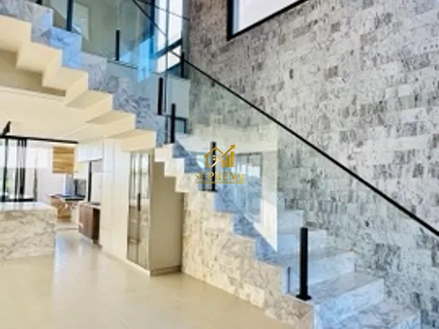 Sobrado com 276m² 3 quartos e 4 banheiros, à venda, no bairro Jardins Capri em Senador Canedo