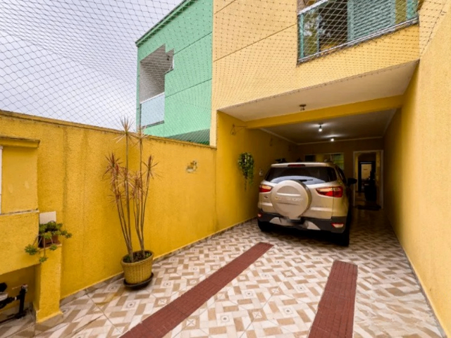 Sobrado 3 quartos e 3 banheiros, à venda, no bairro Jardim Bela Vista em Santo André