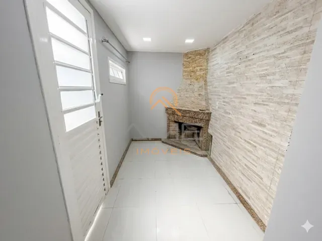 Sobrado 2 quartos e 1 banheiro, à venda, no bairro Areal em Pelotas