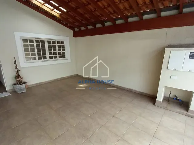 Sobrado com 300m², à venda, no bairro Vila Bourghese em Pindamonhangaba