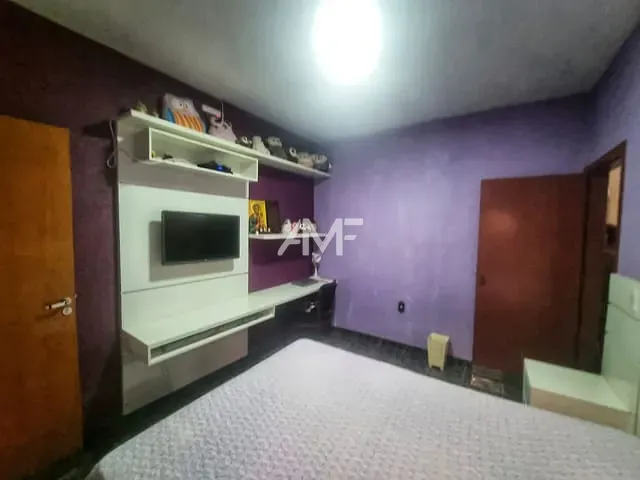 Sobrado com 1280m² 4 quartos e 4 banheiros, à venda, no bairro Setor Habitacional Vicente Pires - Trecho 3 em Brasília