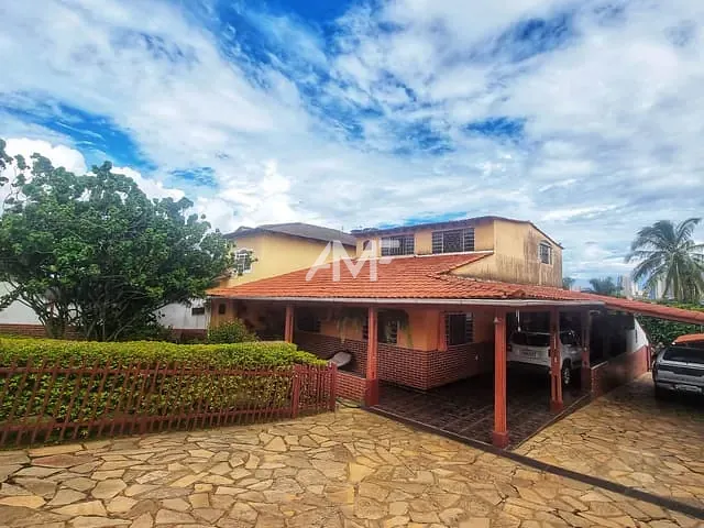 Sobrado com 1280m² 4 quartos e 4 banheiros, à venda, no bairro Setor Habitacional Vicente Pires - Trecho 3 em Brasília