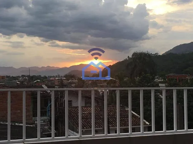 Sobrado com 351m² 3 quartos e 1 banheiro, à venda, no bairro Centro em Caraguatatuba