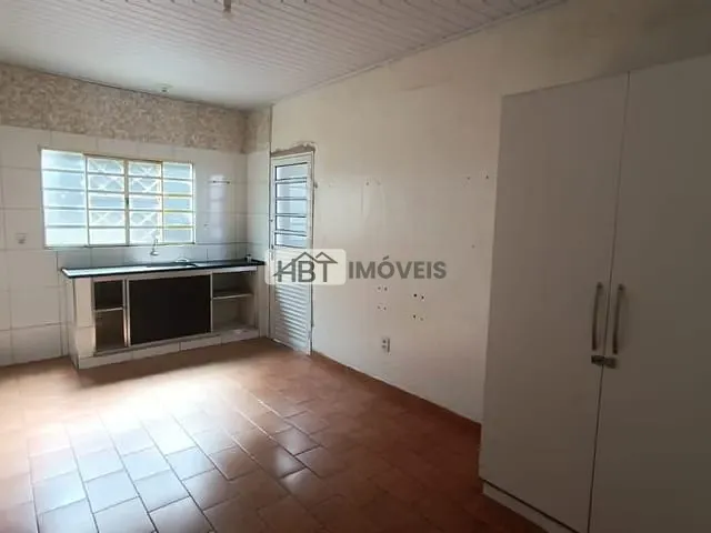 Sobrado com 200m² 6 quartos e 4 banheiros, à venda, no bairro Núcleo Residencial Edison Bastos Gasparini em Bauru