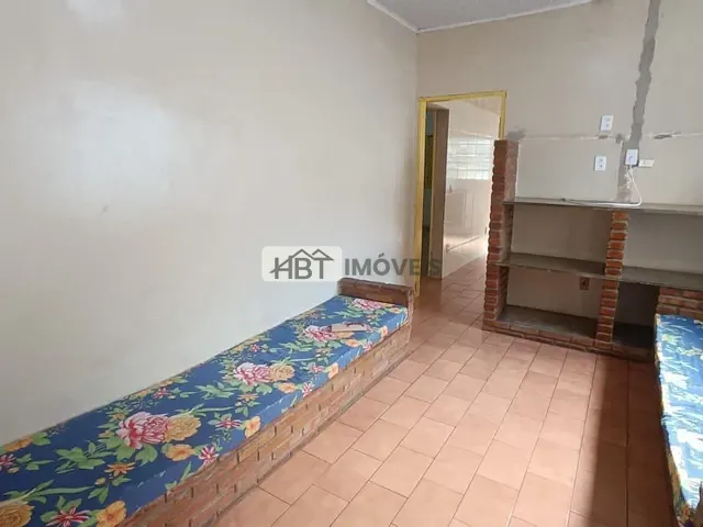 Sobrado com 200m² 6 quartos e 4 banheiros, à venda, no bairro Núcleo Residencial Edison Bastos Gasparini em Bauru