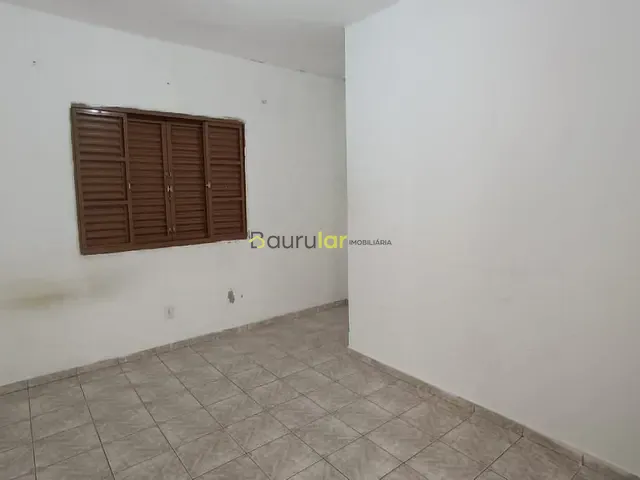Sobrado com 200m² 6 quartos e 4 banheiros, à venda, no bairro Núcleo Residencial Edison Bastos Gasparini em Bauru