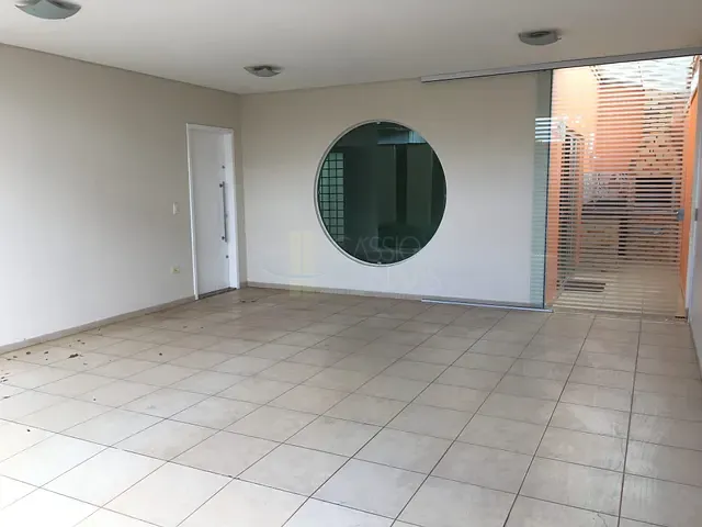 Sobrado com 174m² 3 quartos e 3 banheiros, à venda, no bairro Vila Franko em Apucarana