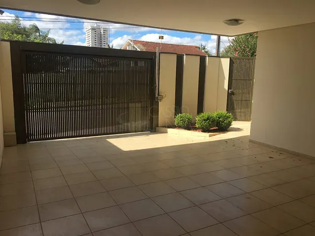 Sobrado com 174m² 3 quartos e 3 banheiros, à venda, no bairro Vila Franko em Apucarana