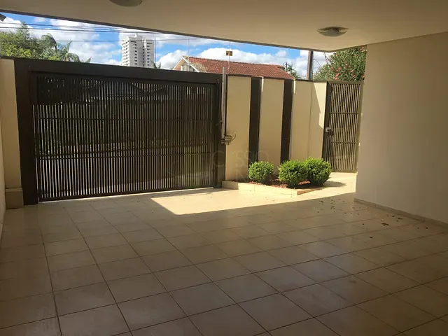Sobrado com 174m² 3 quartos e 3 banheiros, à venda, no bairro Vila Franko em Apucarana