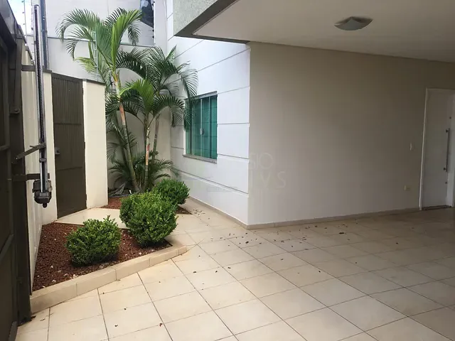 Sobrado com 174m² 3 quartos e 3 banheiros, à venda, no bairro Vila Franko em Apucarana
