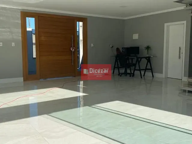 Sobrado com 312m² 4 quartos e 4 banheiros, à venda, no bairro Nossa Sra. de Fátima em Penha