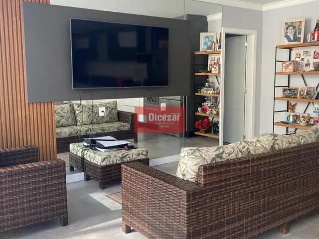 Sobrado com 312m² 4 quartos e 4 banheiros, à venda, no bairro Nossa Sra. de Fátima em Penha