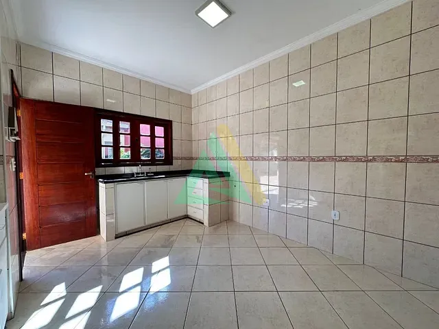 Sobrado com 300m² 3 quartos e 4 banheiros, à venda, no bairro Recanto do Itamaracá em Mogi Guaçu