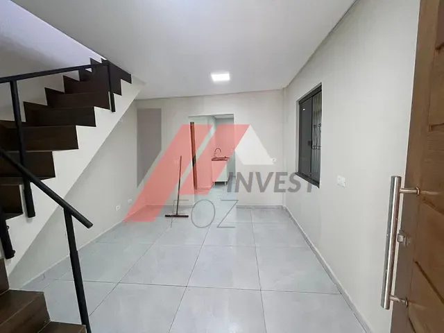Sobrado com 60m² 2 quartos e 2 banheiros, para alugar, no bairro Conjunto Habitacional Parque Imperatriz em Foz do Iguaçu