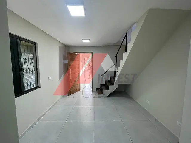 Sobrado com 60m² 2 quartos e 2 banheiros, para alugar, no bairro Conjunto Habitacional Parque Imperatriz em Foz do Iguaçu