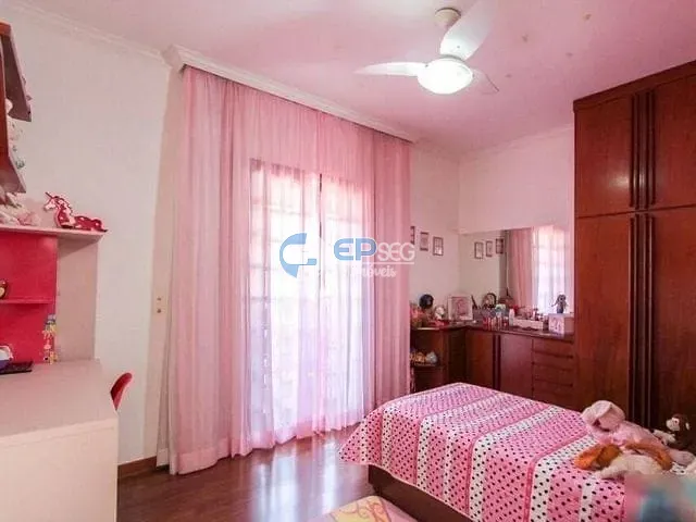 Sobrado com 250m² 5 quartos e 4 banheiros, à venda, no bairro Indústrias Leves em Londrina