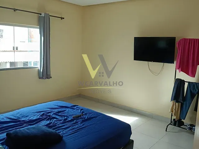 Sobrado com 300m² 4 quartos e 2 banheiros, à venda, no bairro Vila Santa Isabel em Anápolis