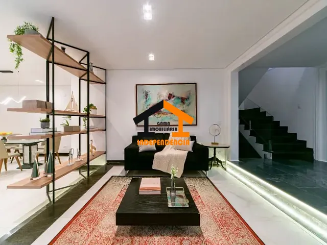 Sobrado com 598m² 4 quartos e 5 banheiros, à venda, no bairro São Paulo II em Cotia