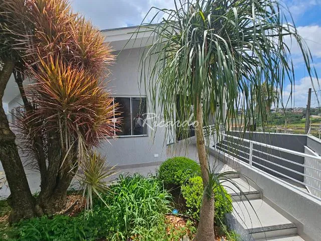 Sobrado com 300m² 3 quartos e 3 banheiros, à venda, no bairro Jardim Santa Alice em Arapongas