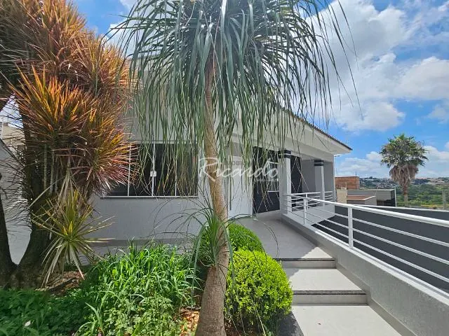 Sobrado com 300m² 3 quartos e 3 banheiros, à venda, no bairro Jardim Santa Alice em Arapongas