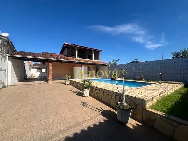Sobrado com 360m² 3 quartos e 4 banheiros, à venda, no bairro Pontal de Santa Marina em Caraguatatuba
