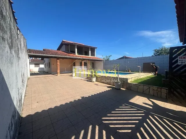 Sobrado com 360m² 3 quartos e 4 banheiros, à venda, no bairro Pontal de Santa Marina em Caraguatatuba