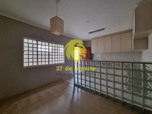 Sobrado com 300m² 3 quartos e 2 banheiros, para alugar, no bairro Vila Gomes Cardim em São Paulo