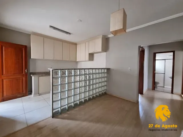 Sobrado com 300m² 3 quartos e 2 banheiros, para alugar, no bairro Vila Gomes Cardim em São Paulo