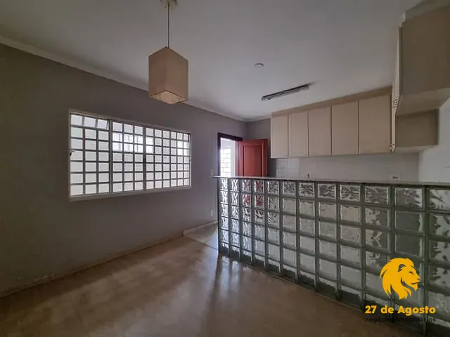 Sobrado com 300m² 3 quartos e 2 banheiros, para alugar, no bairro Vila Gomes Cardim em São Paulo