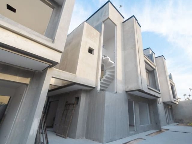 Sobrado com 95m² 3 quartos e 2 banheiros, à venda, no bairro Capão Raso em Curitiba