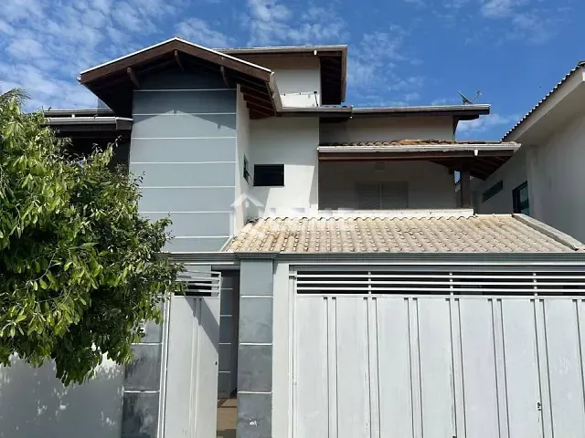 Sobrado 3 quartos e 4 banheiros, à venda, no bairro Jardim Alvorada em Mococa