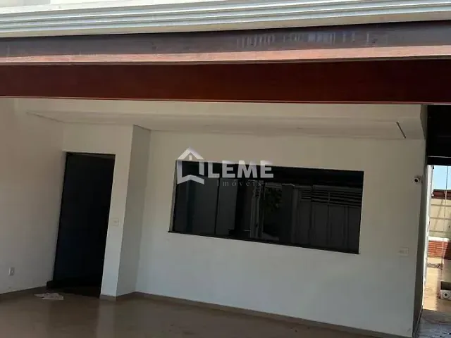 Sobrado 3 quartos e 4 banheiros, à venda, no bairro Jardim Alvorada em Mococa