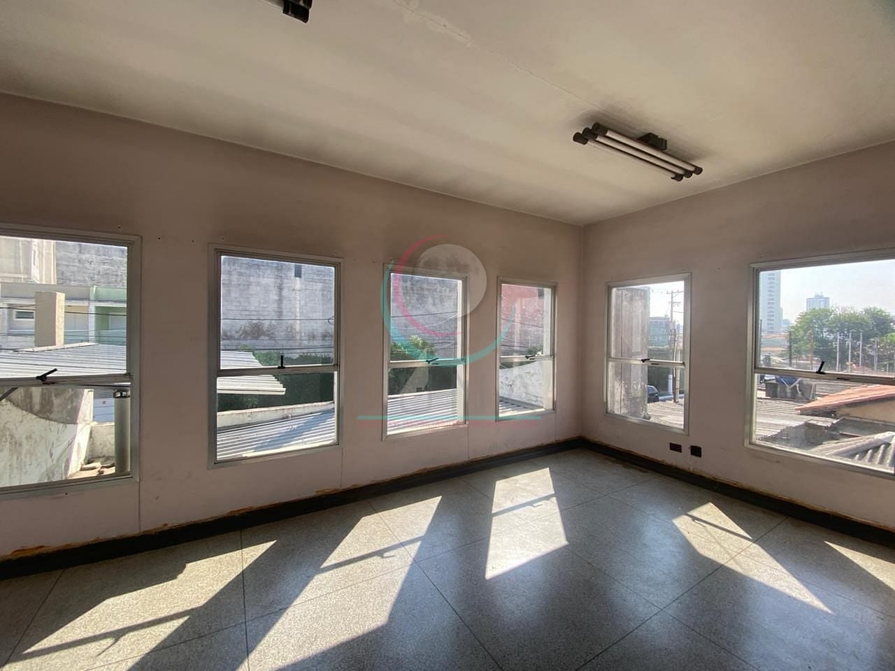 Sobrado à venda e aluguel com 1 quarto, 578m² - Foto 9