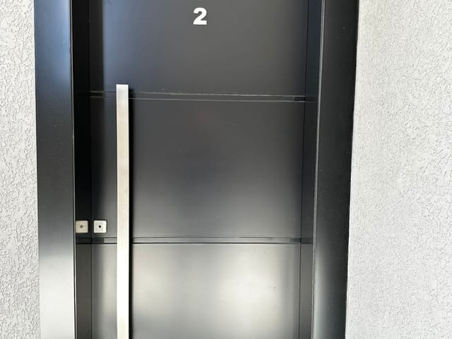 Sobrado 3 quartos e 3 banheiros, à venda, no bairro Novo Mundo em Curitiba