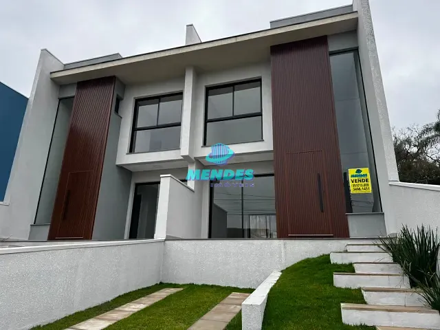 Sobrado 3 quartos e 2 banheiros, à venda, no bairro Dom Feliciano em Gravataí