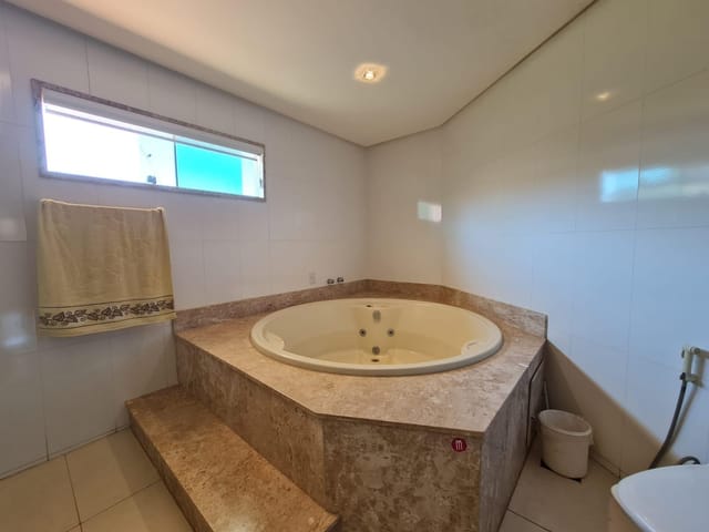 Sobrado com 434m² 5 quartos e 6 banheiros, à venda, no bairro Cidade Vera Cruz em Aparecida de Goiânia