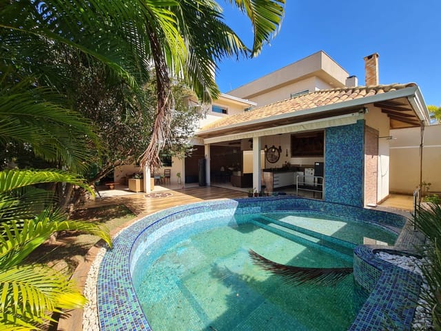 Sobrado com 434m² 5 quartos e 6 banheiros, à venda, no bairro Cidade Vera Cruz em Aparecida de Goiânia