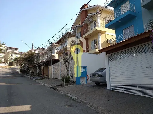 Sobrado 3 quartos e 3 banheiros, à venda, no bairro Jardim Rio das Pedras em Cotia