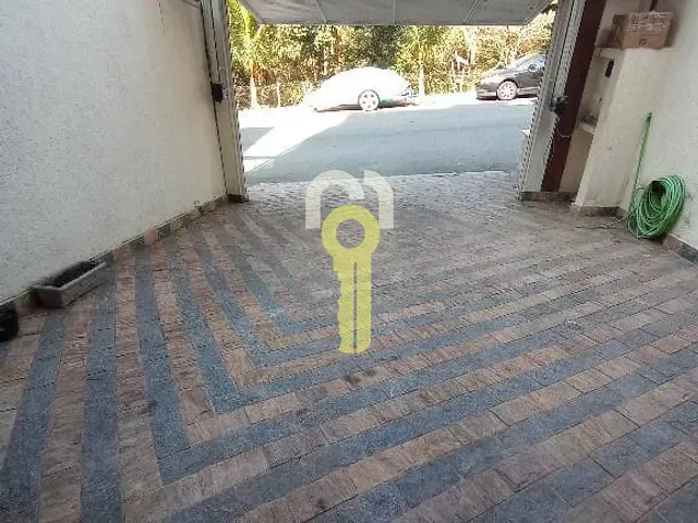Sobrado 3 quartos e 3 banheiros, à venda, no bairro Jardim Rio das Pedras em Cotia