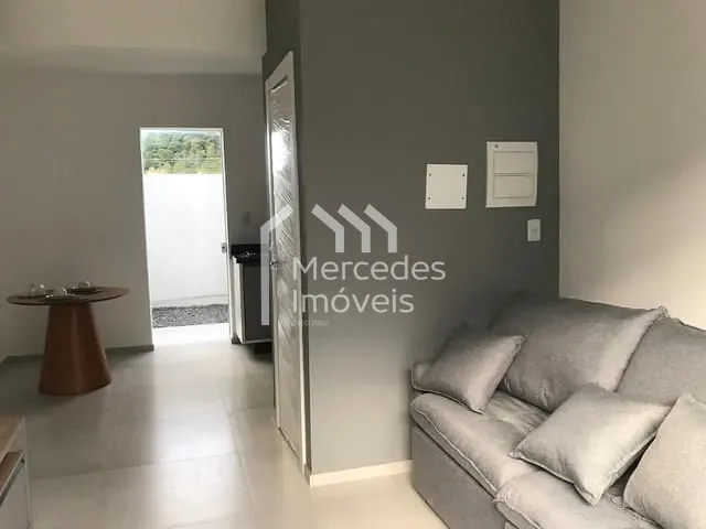 Sobrado com 76m² 2 quartos e 1 banheiro, à venda, no bairro Espinheiros em Itajaí