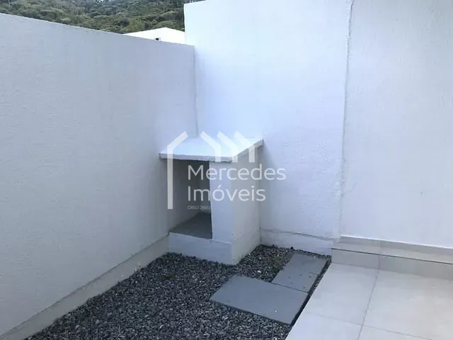Sobrado com 76m² 2 quartos e 1 banheiro, à venda, no bairro Espinheiros em Itajaí