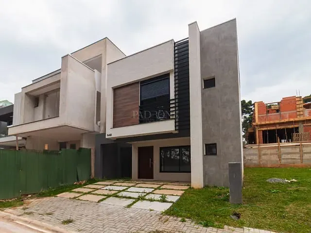 Sobrado com 130m² 3 quartos e 3 banheiros, à venda, no bairro Santa Cândida em Curitiba