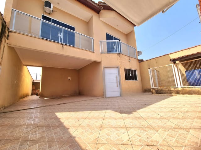 Sobrado com 250m² 3 quartos e 2 banheiros, à venda, no bairro Residencial e Comercial Portal dos Eucaliptos em Pindamonhangaba