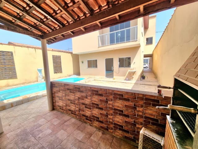 Sobrado com 250m² 3 quartos e 2 banheiros, à venda, no bairro Residencial e Comercial Portal dos Eucaliptos em Pindamonhangaba