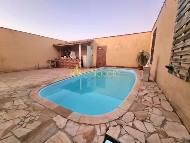 Sobrado com 250m² 3 quartos e 2 banheiros, à venda, no bairro Residencial e Comercial Portal dos Eucaliptos em Pindamonhangaba